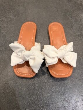 Girls bow sandals